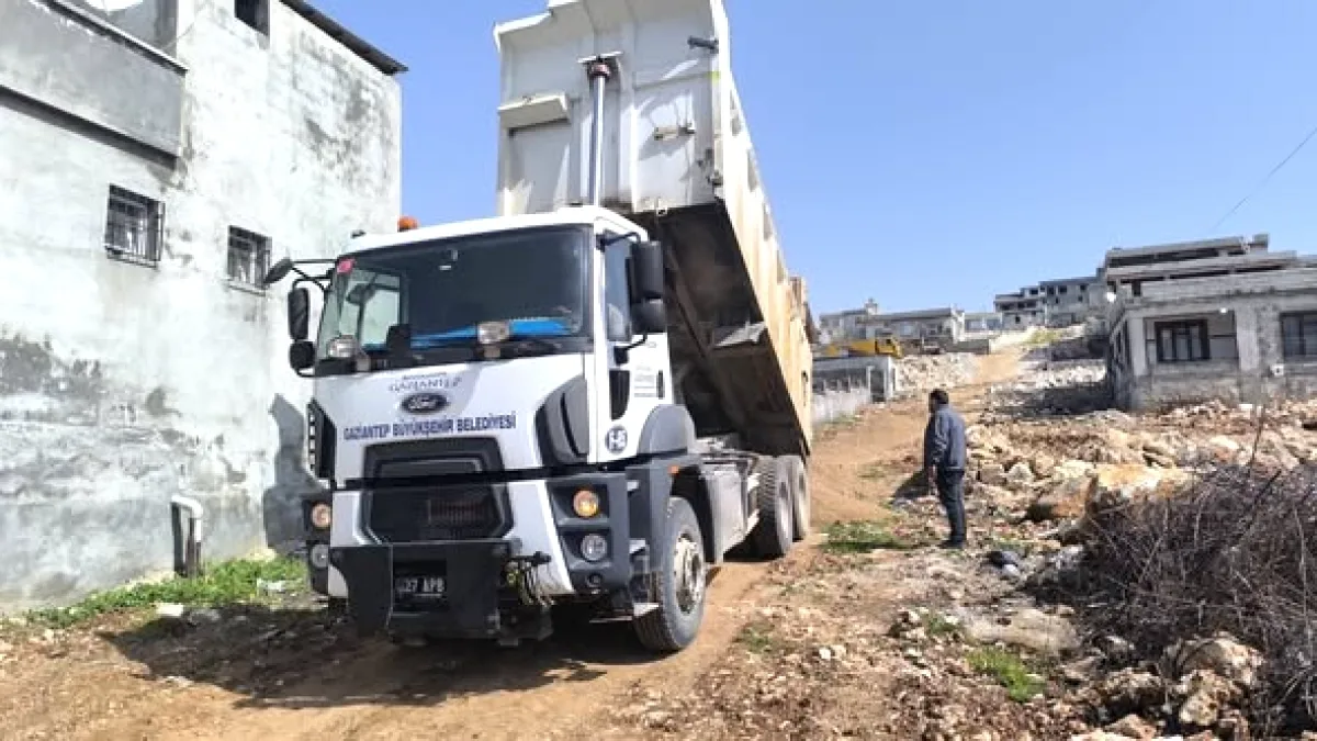 Araban'da Yol İyileştirme Çalışmaları Elif Mahallesi'nde Devam Ediyor Araban'da Yol İyileştirme Çalışmaları Elif Mahallesi'nde Devam Ediyor