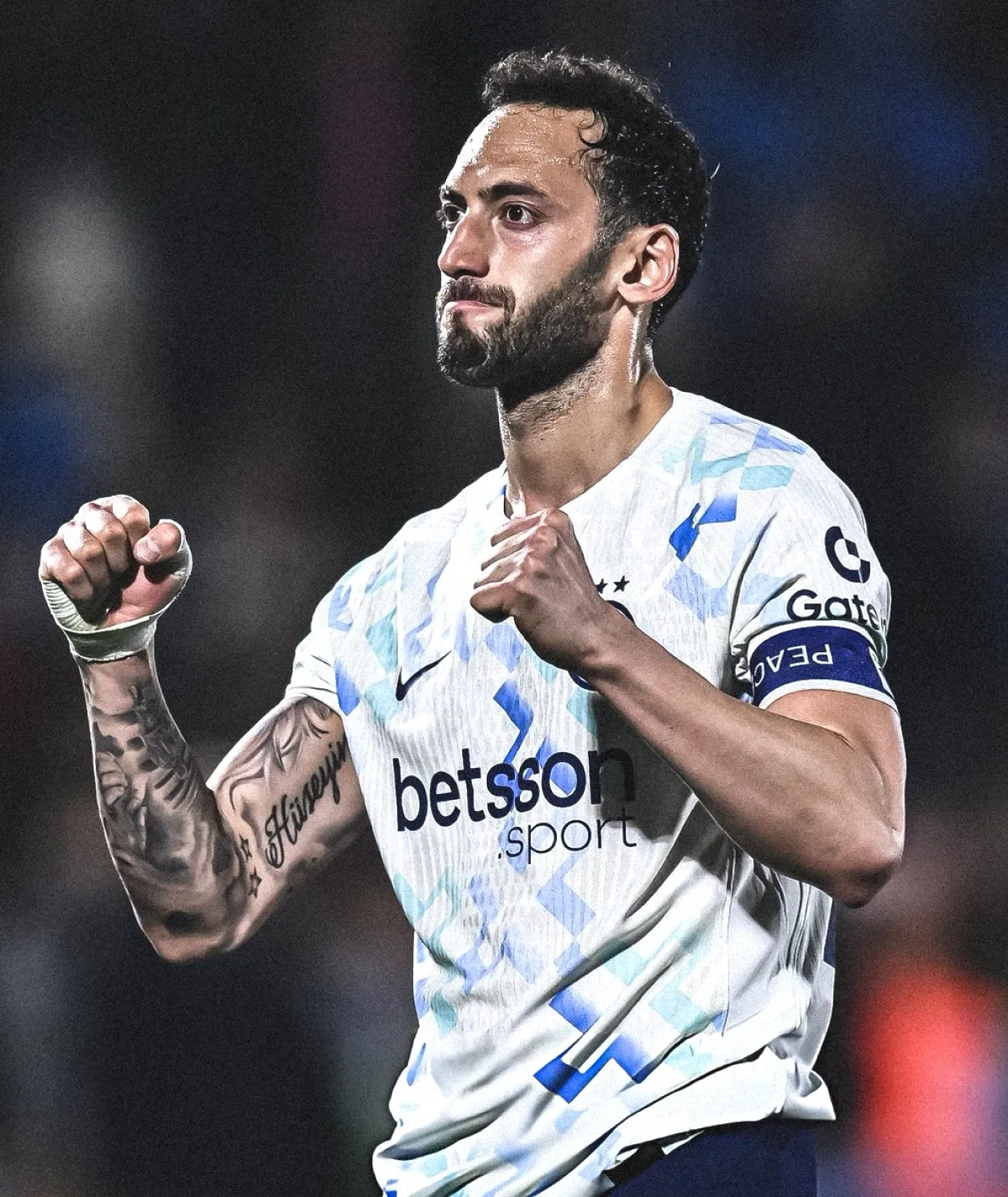 Hakan Çalhanoğlu'nun Geleceği Netleşti: 2027'ye Kadar Inter'de Hakan Çalhanoğlu'nun Geleceği Netleşti: 2027'ye Kadar Inter'de