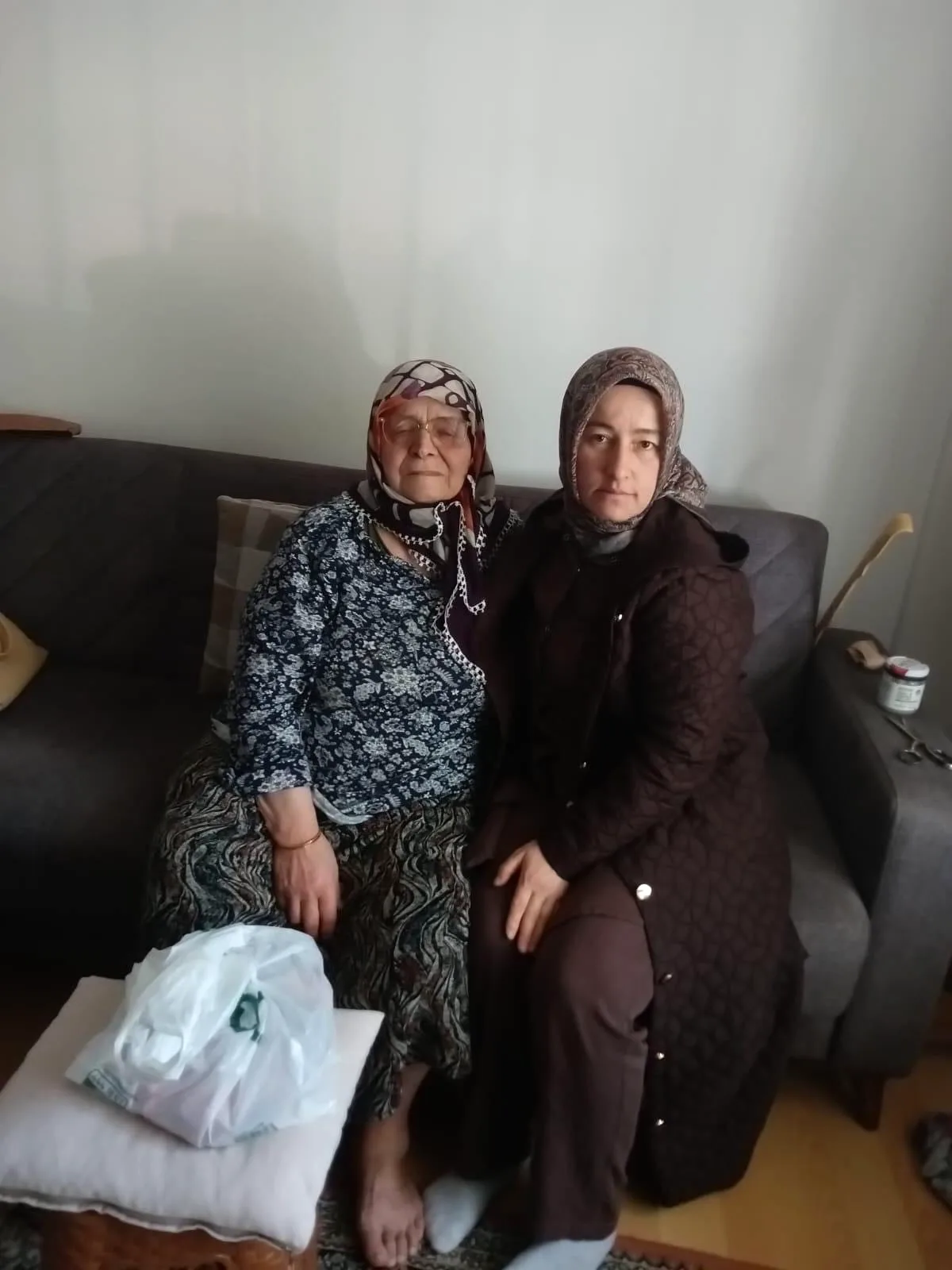 Gebze Ak Kadın Ulus Mahallesi'nde Hanımlarla Buluştu: "Kadınların Olduğu Yerde Dayanışma Büyür" Gebze Ak Kadın Ulus Mahallesi'nde Hanımlarla Buluştu: "Kadınların Olduğu Yerde Dayanışma Büyür"