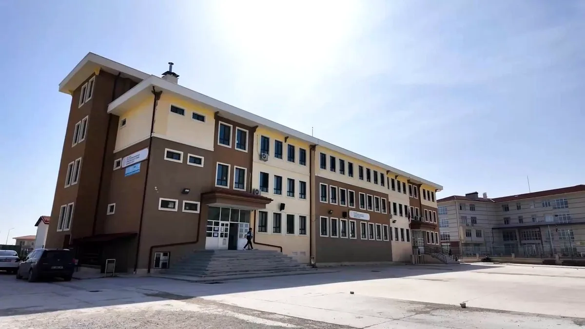 Konya'nın Tarım Geleceğiyle Buluşma: Celaleddin Karatay Lisesi'nde Eğitim Ziyareti Konya'nın Tarım Geleceğiyle Buluşma: Celaleddin Karatay Lisesi'nde Eğitim Ziyareti