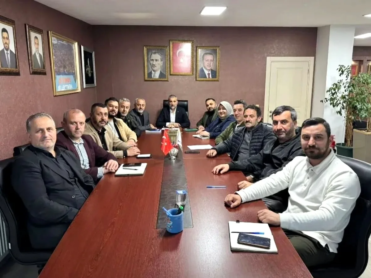 AK Parti Kartepe'de Haftalık Koordinasyon Toplantısı Gerçekleştirildi AK Parti Kartepe'de Haftalık Koordinasyon Toplantısı Gerçekleştirildi