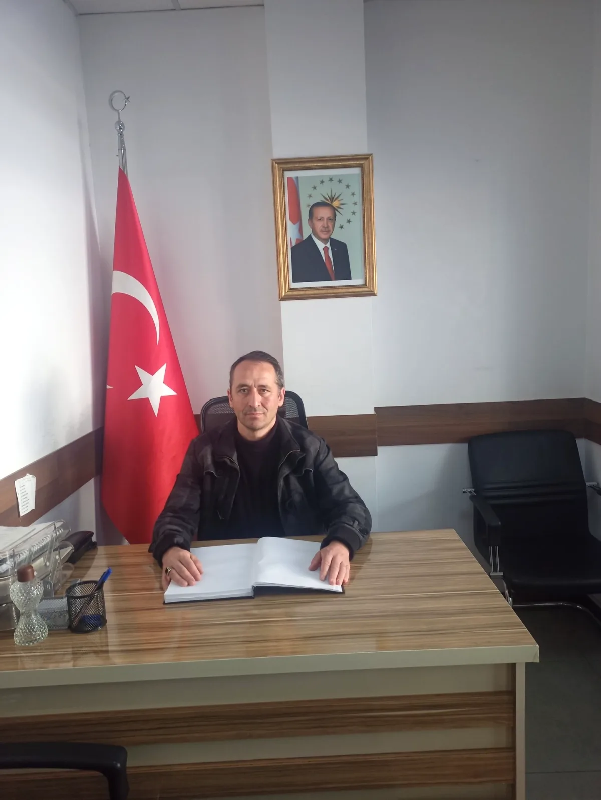Yenimahalle AK Parti'de Bugün Nöbetçi Yönetici Ramazan UZ Görevde Yenimahalle AK Parti'de Bugün Nöbetçi Yönetici Ramazan UZ Görevde