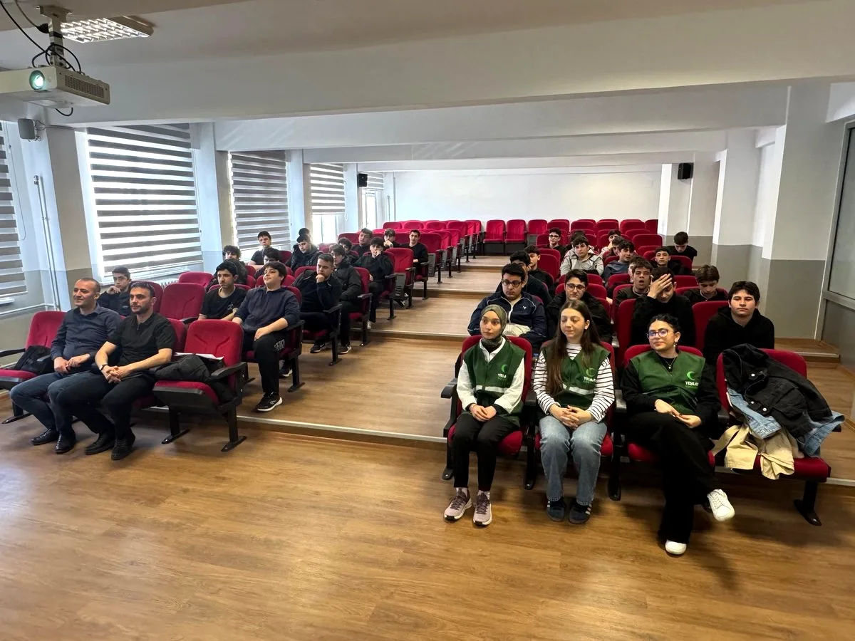 Pendik'te Genç Yeşilay Kulüpleri Oryantasyon Eğitiminde Pendik'te Genç Yeşilay Kulüpleri Oryantasyon Eğitiminde