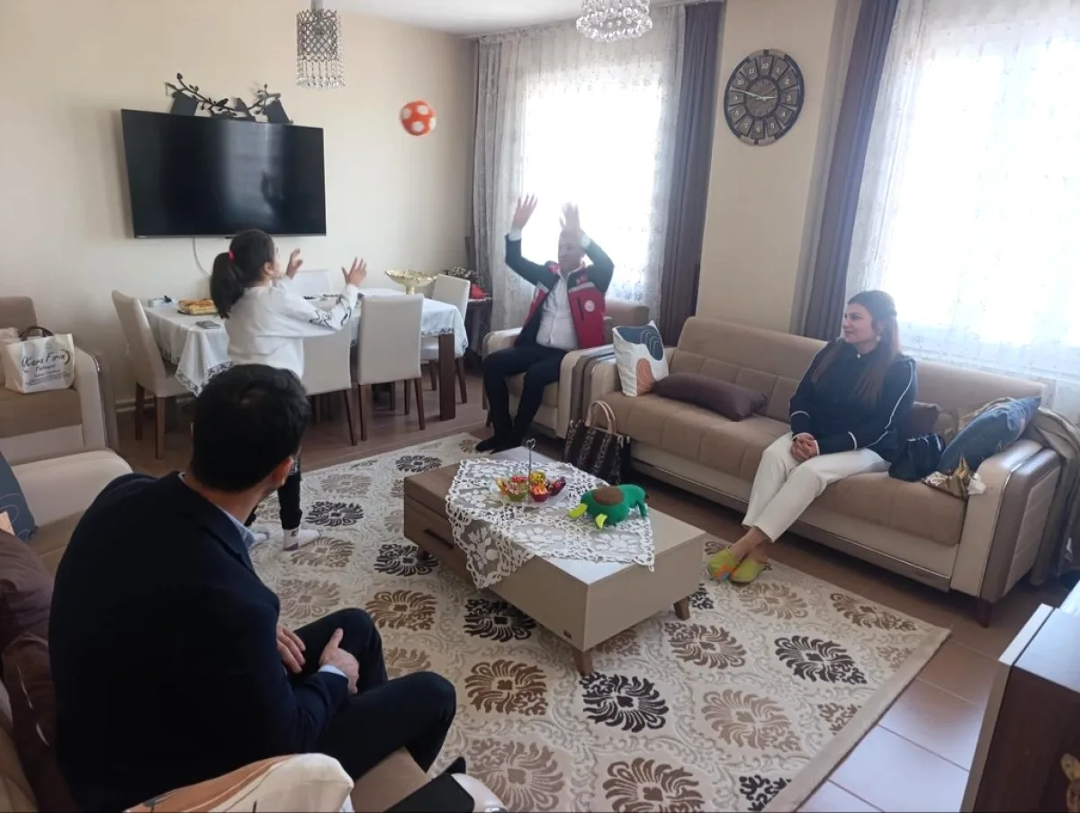 Kozan'da Koruyucu Aile Ziyareti: Çocuklar İçin Sevgi ve Güven Kozan'da Koruyucu Aile Ziyareti: Çocuklar İçin Sevgi ve Güven