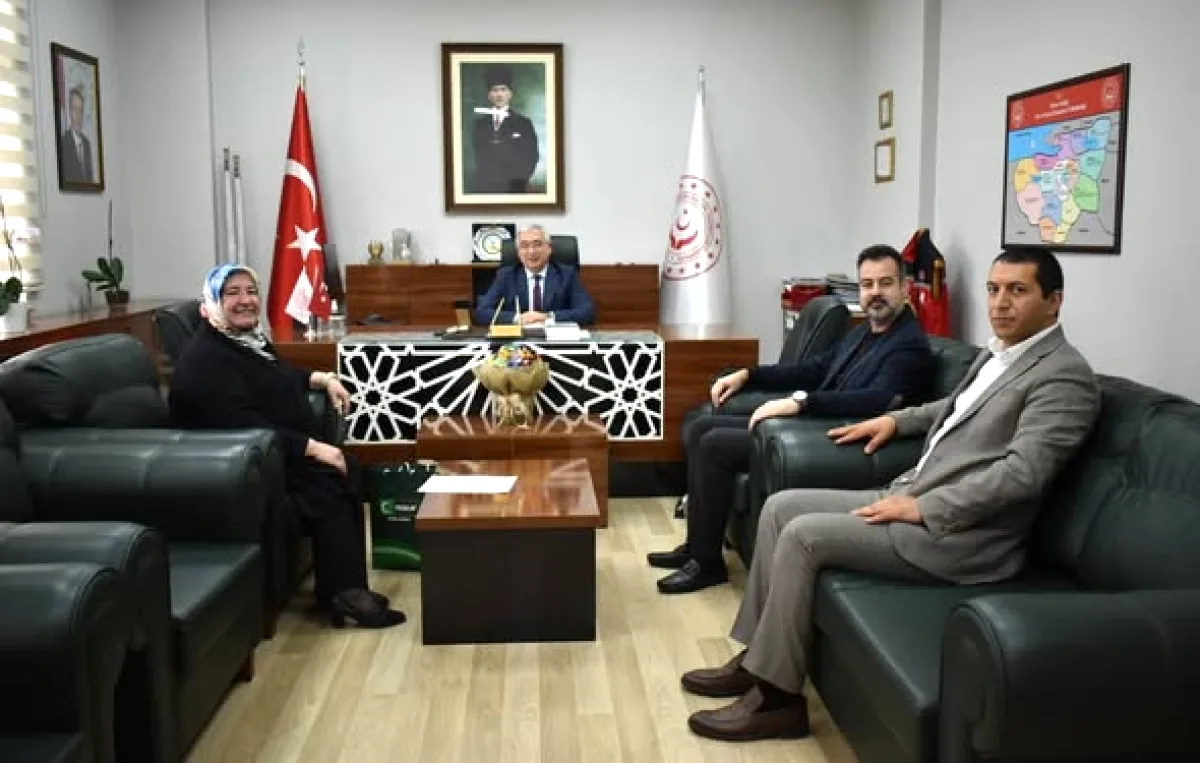 Yeşilay ve Aile Sosyal Hizmetler Bursa'da Buluştu: Bağımlılıkla Mücadelede İş Birliği Yeşilay ve Aile Sosyal Hizmetler Bursa'da Buluştu: Bağımlılıkla Mücadelede İş Birliği