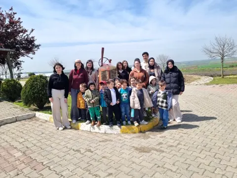Silivri'de Öğrenciler Toprakla Buluşuyor: Tarım Merkezi Kapılarını Açıyor
