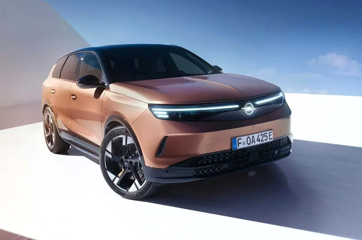 Opel Grandland Elektrik AWD Türkiye'de: 239 kW Güç, 6.1 Saniyede 100 km/s Opel Grandland Elektrik AWD Türkiye'de: 239 kW Güç, 6.1 Saniyede 100 km/s