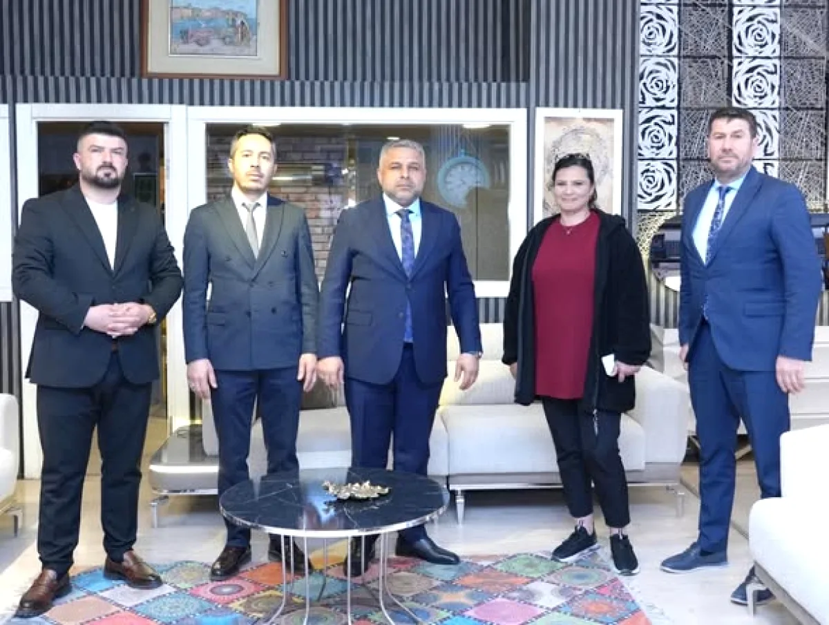 MHP Keçiören İlçe Başkanı Altındağ Siteler'de Mobilyacı Esnafını Ziyaret Etti MHP Keçiören İlçe Başkanı Altındağ Siteler'de Mobilyacı Esnafını Ziyaret Etti