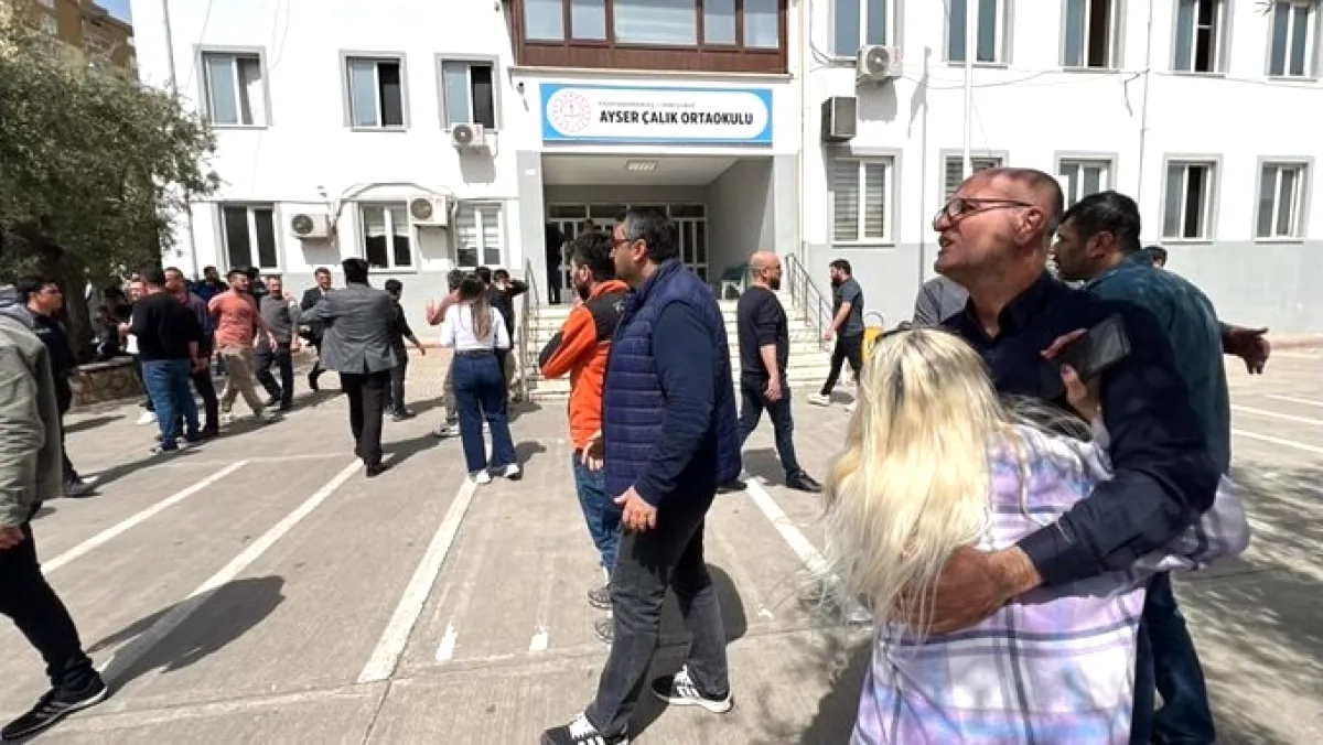 Mustafakemalpaşa'dan Okul Saldırılarına Tepki: 4 Can Kaybı Mustafakemalpaşa'dan Okul Saldırılarına Tepki: 4 Can Kaybı