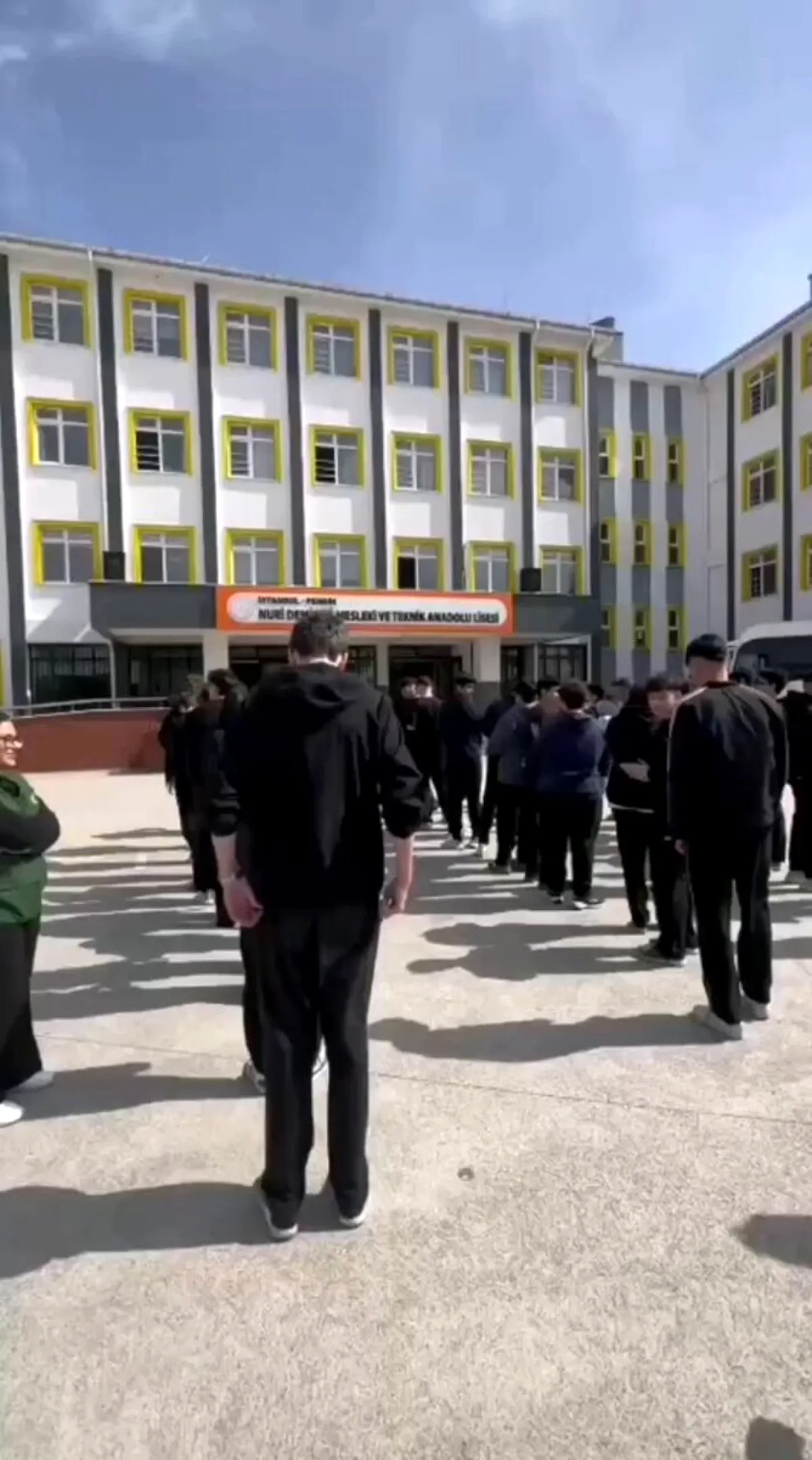 Yeşilay Pendik'te Lise Kulüpleriyle Gençleri Bilinçlendiriyor Yeşilay Pendik'te Lise Kulüpleriyle Gençleri Bilinçlendiriyor