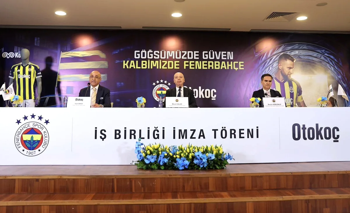 Fenerbahçe-Otokoç Forma Sponsorluğu Yenilendi: Taraftar ve Ekonomiye Etkisi Fenerbahçe-Otokoç Forma Sponsorluğu Yenilendi: Taraftar ve Ekonomiye Etkisi