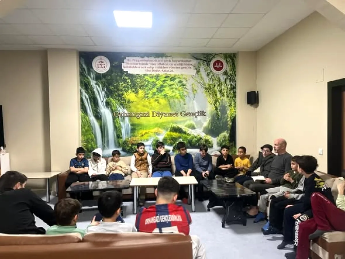 Orhangazi'de Gençlerle Ahlak ve Değerler Sohbeti Orhangazi'de Gençlerle Ahlak ve Değerler Sohbeti