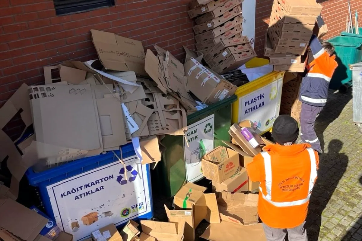 Şile'de Atık Kağıt ve Kartonlar Ekonomiye Kazandırılıyor Şile'de Atık Kağıt ve Kartonlar Ekonomiye Kazandırılıyor
