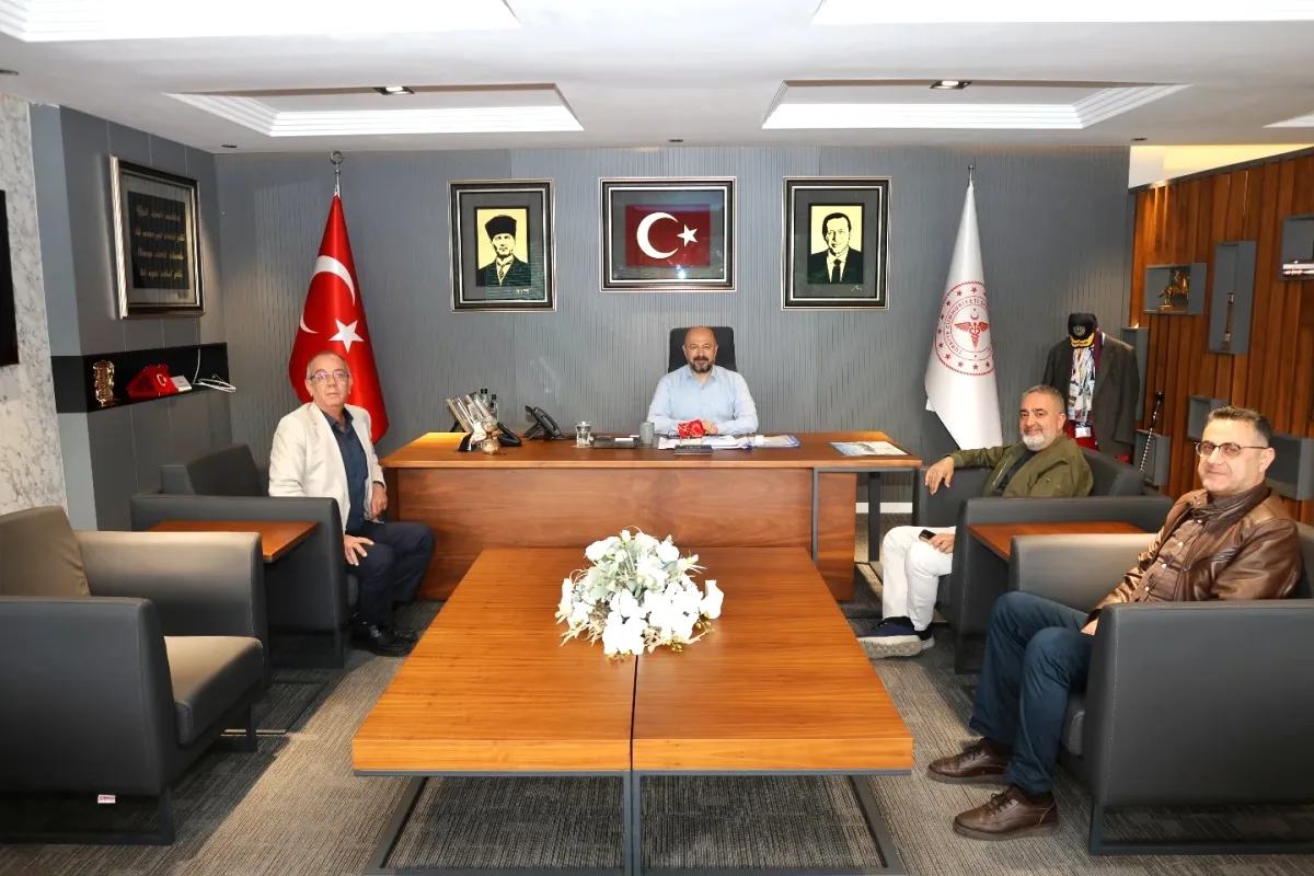 Adana'da Sağlık Müdürlüğü ile Optisyenler Odası Arasında Görüşme Adana'da Sağlık Müdürlüğü ile Optisyenler Odası Arasında Görüşme
