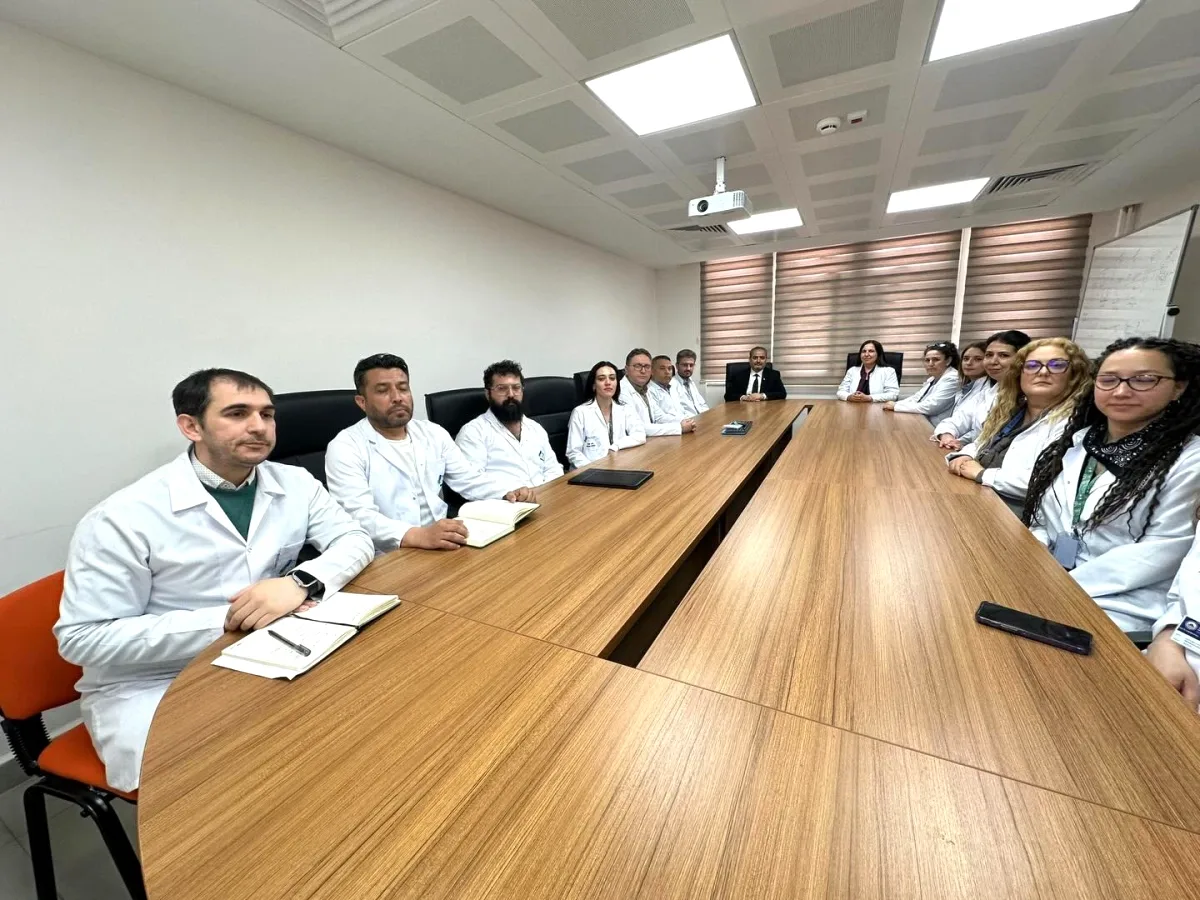 Rektör Aslan, PharmAFSU'da Başvuru Süreçlerini Denetledi Rektör Aslan, PharmAFSU'da Başvuru Süreçlerini Denetledi