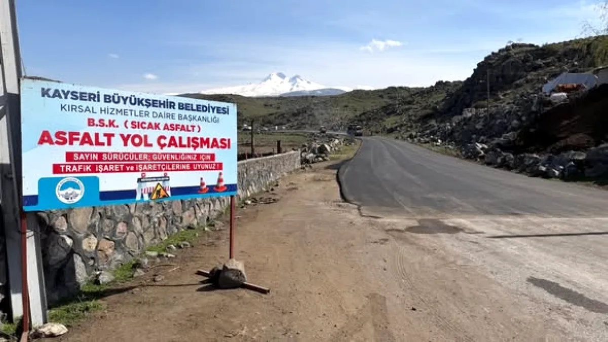 Hacılar'da 3,5 Km'lik Yol Yenilendi: Hayat Kolaylaştı Hacılar'da 3,5 Km'lik Yol Yenilendi: Hayat Kolaylaştı