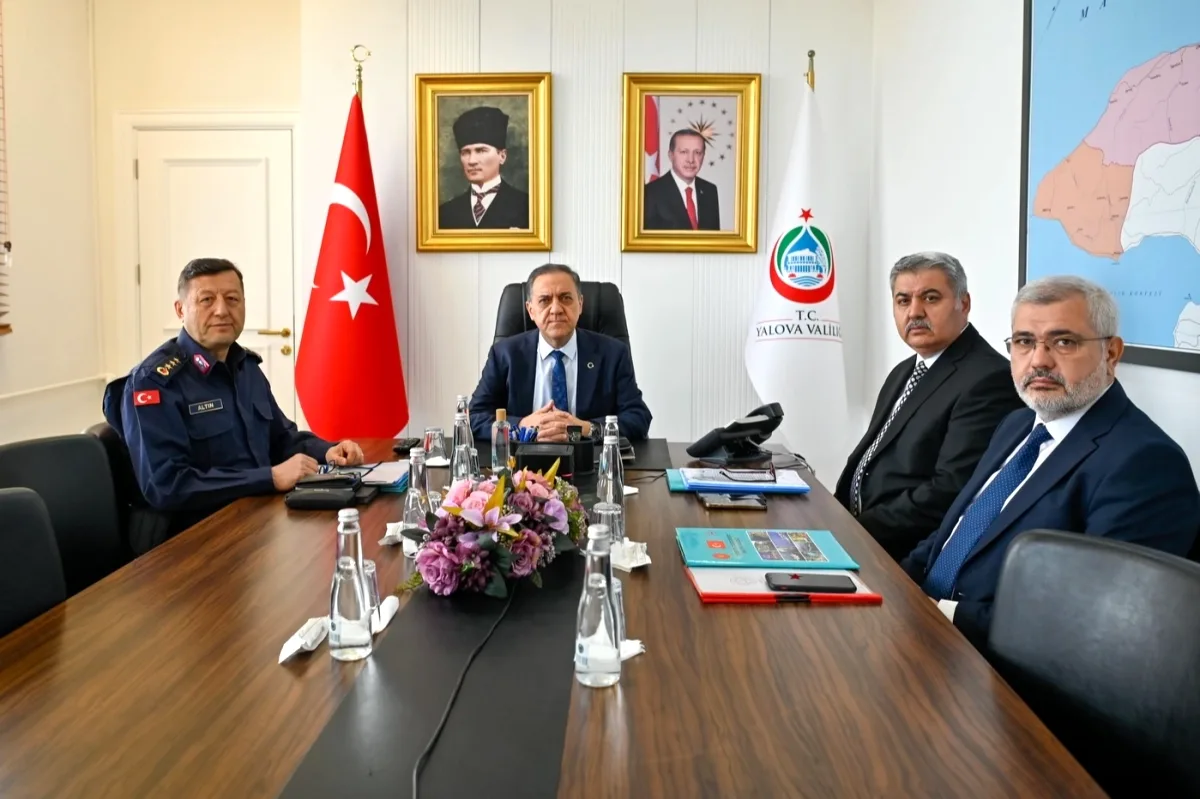 Yalova'da Okul Güvenliği Toplantısı: Alınacak Önlemler Belli Oldu Yalova'da Okul Güvenliği Toplantısı: Alınacak Önlemler Belli Oldu
