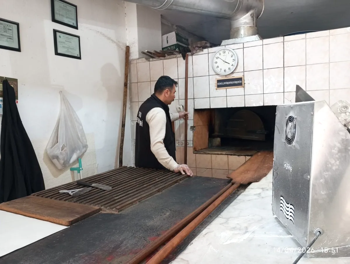 Yumurtalık'ta Fırın Denetimleri: Vatandaşın Güvenli Gıda Hakkı İçin Sahadalar Yumurtalık'ta Fırın Denetimleri: Vatandaşın Güvenli Gıda Hakkı İçin Sahadalar