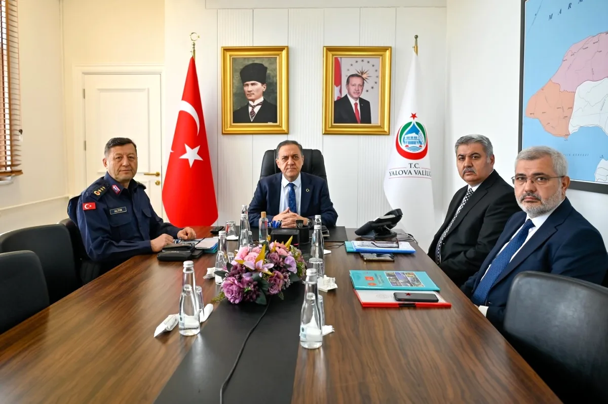 Yalova'da Okul Güvenliği İçin 81 İl Valisi VKS'de Toplandı Yalova'da Okul Güvenliği İçin 81 İl Valisi VKS'de Toplandı