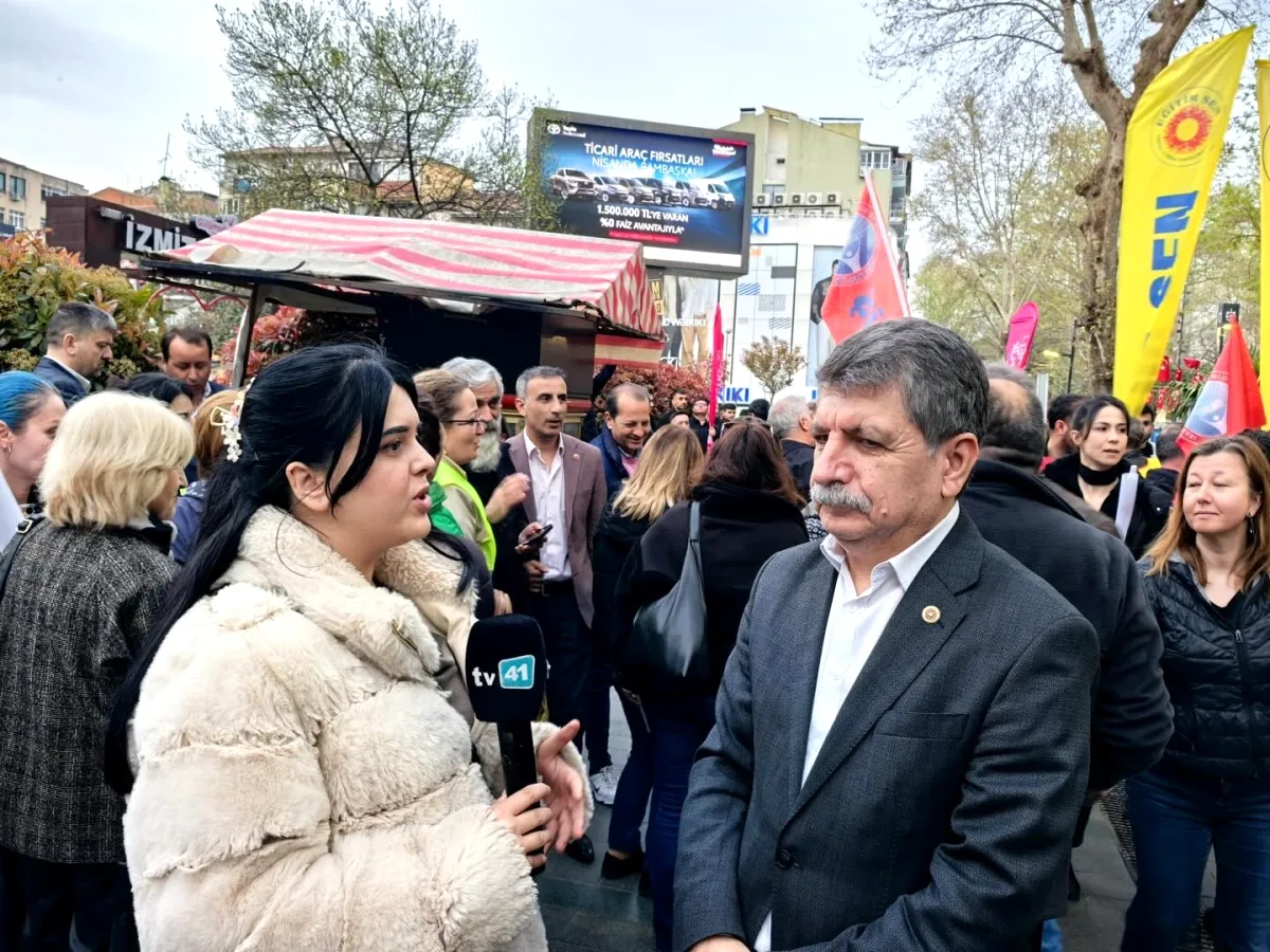 Kocaeli'de Eğitimde Şiddet Protestosu: "Bakan Tekin İstifa Etmeli" Kocaeli'de Eğitimde Şiddet Protestosu: "Bakan Tekin İstifa Etmeli"