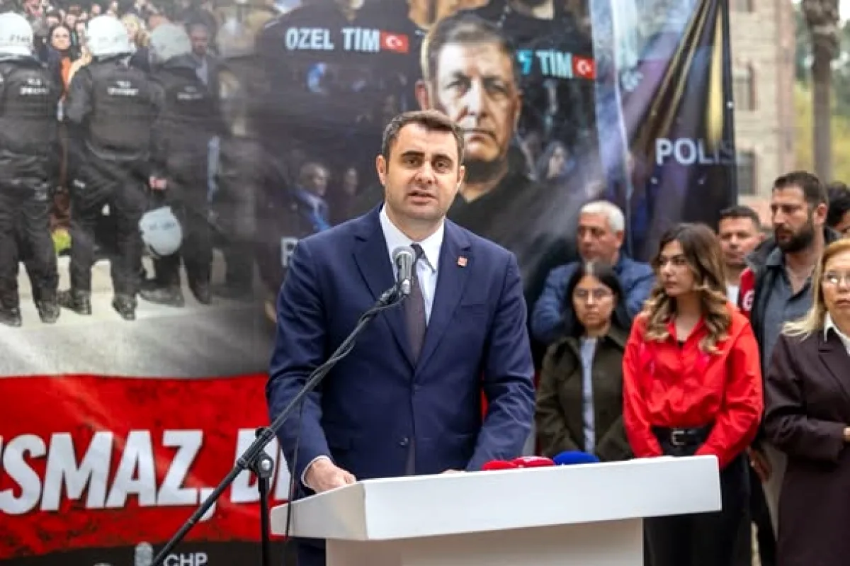 CHP İzmir, Meslek Fabrikası için 11. günde geniş katılımlı nöbette CHP İzmir, Meslek Fabrikası için 11. günde geniş katılımlı nöbette