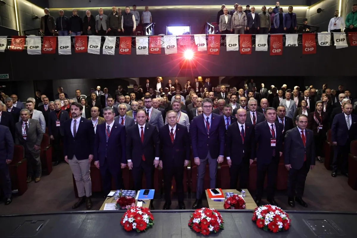 CHP'li Zeybek: "Zonguldak'ta Belediye Başkanlarıyla Buluştuk, Seferberiz" CHP'li Zeybek: "Zonguldak'ta Belediye Başkanlarıyla Buluştuk, Seferberiz"