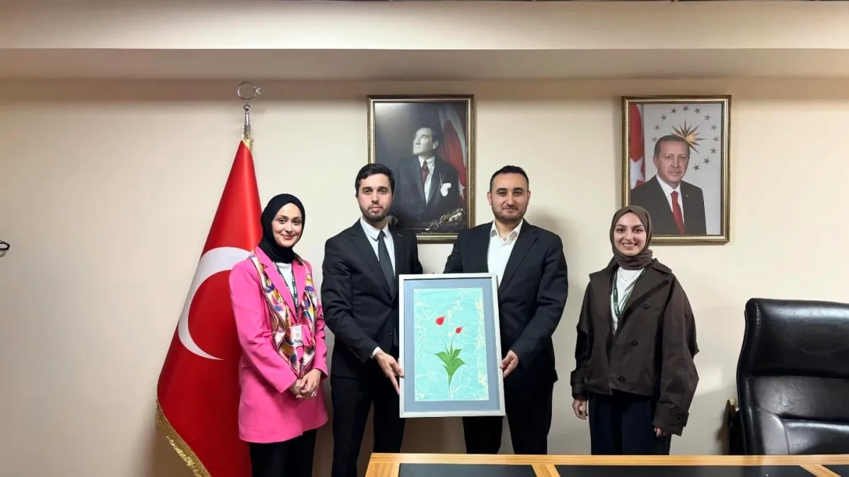 Yeşilay Üsküdar'dan İlçe Sağlık Müdürlüğü'ne Anlamlı Ziyaret Yeşilay Üsküdar'dan İlçe Sağlık Müdürlüğü'ne Anlamlı Ziyaret