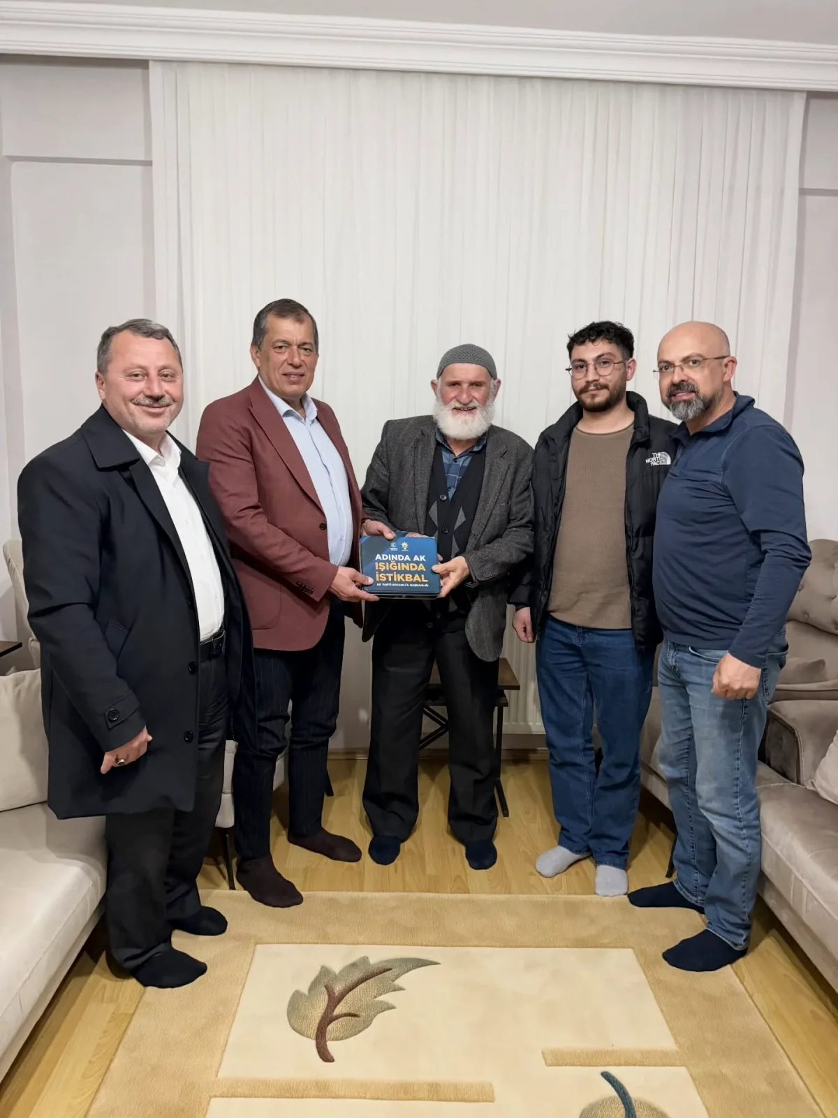 AK Parti Karamürsel'de Üye Ziyareti: Selami Eraslan Ailesiyle Hasbihal AK Parti Karamürsel'de Üye Ziyareti: Selami Eraslan Ailesiyle Hasbihal