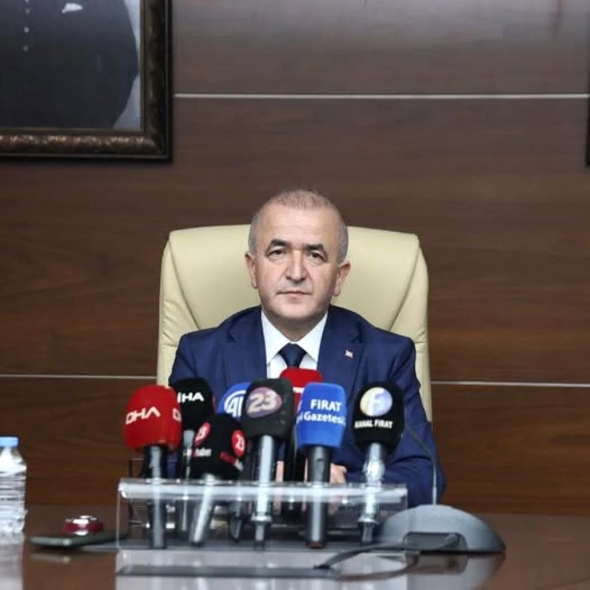 Elazığ'da Okul Bahçesi Kuralı: Veli Ziyaretleri Randevuya Bağlandı Elazığ'da Okul Bahçesi Kuralı: Veli Ziyaretleri Randevuya Bağlandı