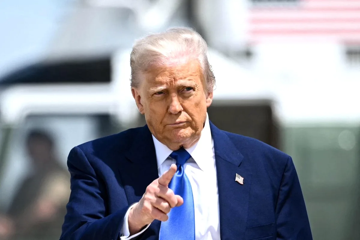 Trump'ın 'Aptal' Karşılaştırması: Carlson mı, Kent mi? Trump'ın 'Aptal' Karşılaştırması: Carlson mı, Kent mi?