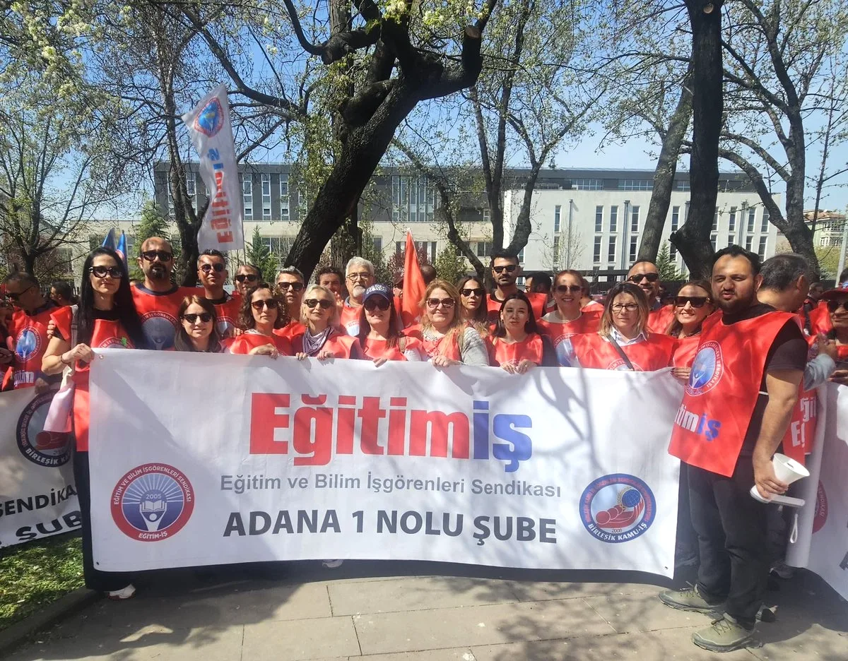Eğitim İş Adana Şubesi Ankara'da Meslek Onuru İçin Yürüdü Eğitim İş Adana Şubesi Ankara'da Meslek Onuru İçin Yürüdü