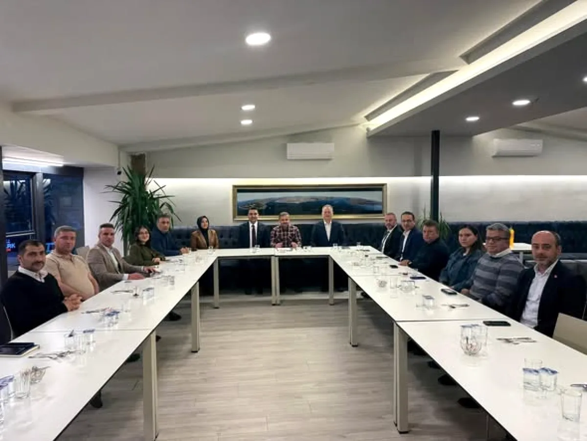 AK Parti'de Tanıtım ve Medya Stratejileri Görüşüldü AK Parti'de Tanıtım ve Medya Stratejileri Görüşüldü