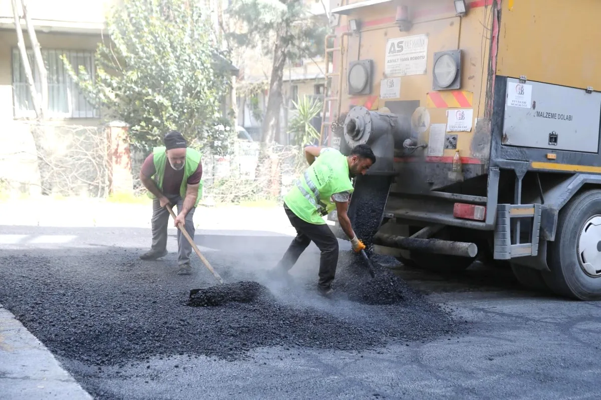 Bayrampaşa'da İki Ana Cadde Yeni Asfalt ile Buluştu Bayrampaşa'da İki Ana Cadde Yeni Asfalt ile Buluştu