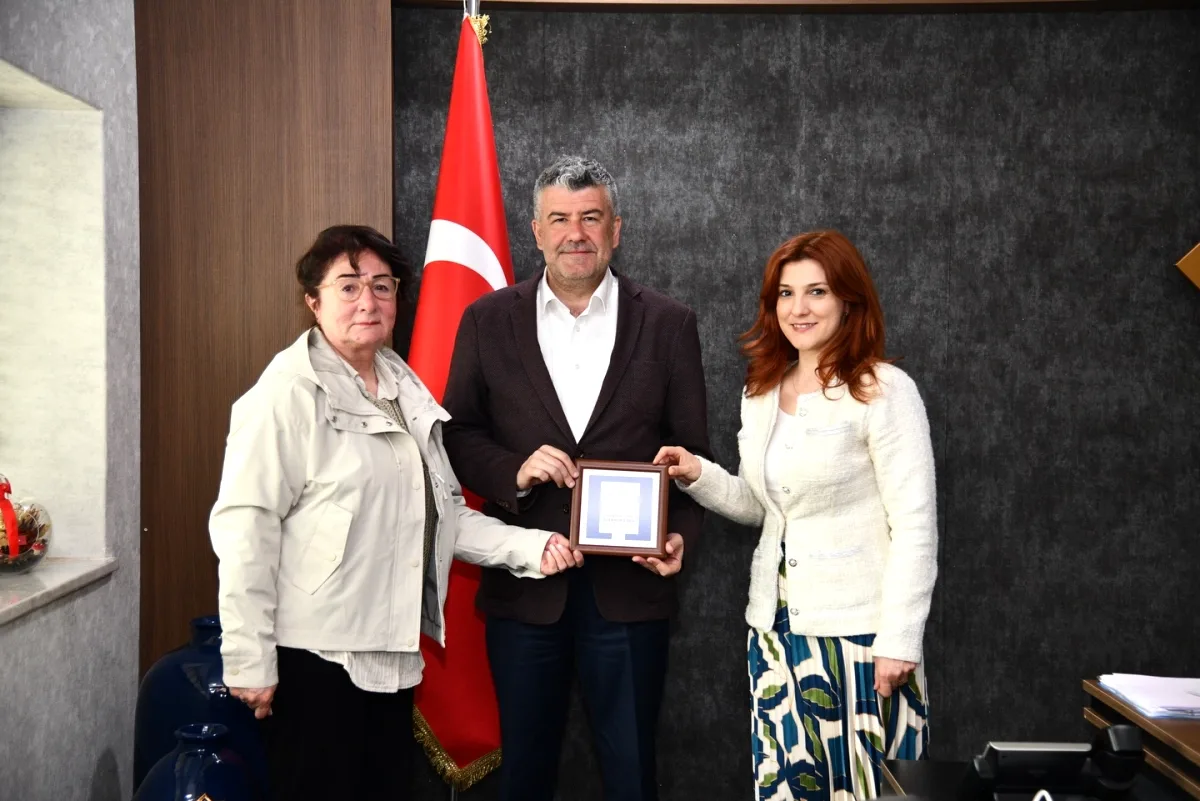 Karesi Belediyesi'ne TMMOB'den Anlamlı Ziyaret ve Plaket Karesi Belediyesi'ne TMMOB'den Anlamlı Ziyaret ve Plaket