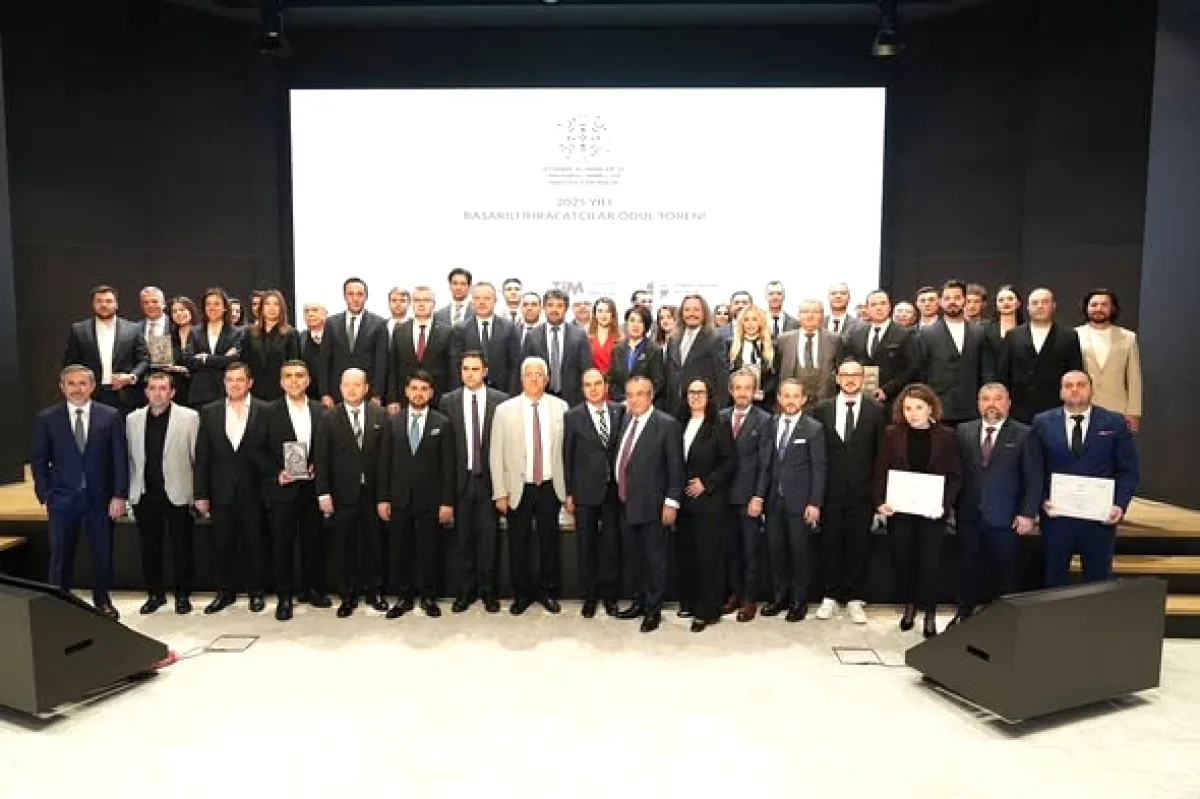 İSHİB'de Başkanlık Değişti, 2025'in En Başarılı İhracatçıları Ödüllendirildi İSHİB'de Başkanlık Değişti, 2025'in En Başarılı İhracatçıları Ödüllendirildi