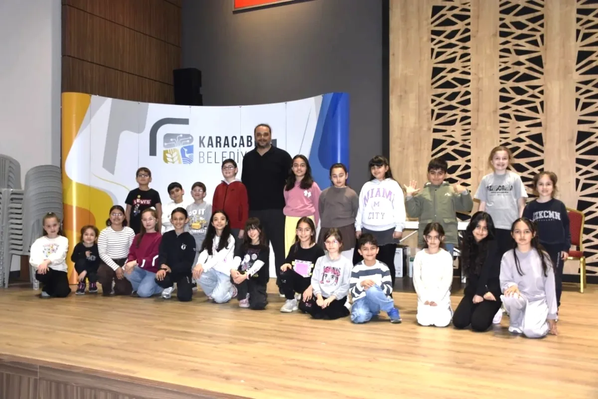 Karacabey'de Çocuk Tiyatro Ekibi Sahne Çalışmalarına Başladı Karacabey'de Çocuk Tiyatro Ekibi Sahne Çalışmalarına Başladı