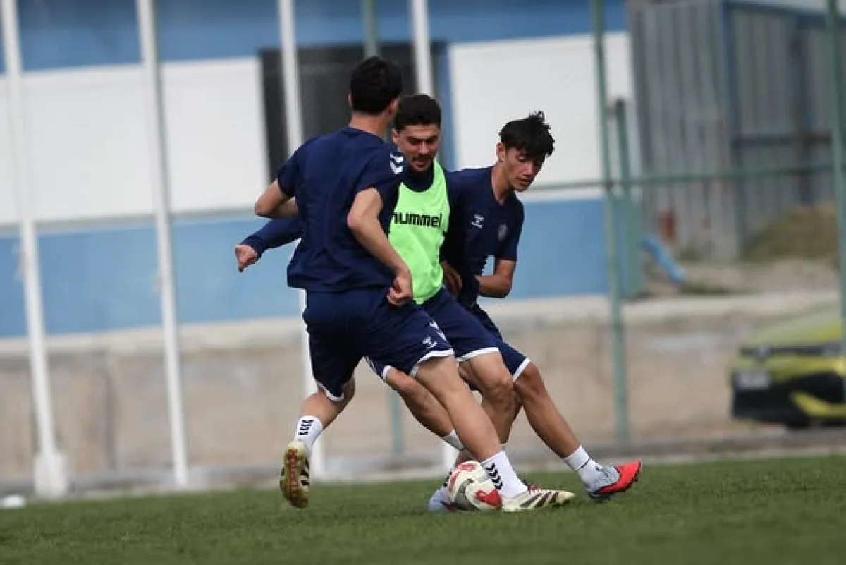 Ankaraspor, Karaman FK Maçı Hazırlıklarını Sürdürüyor Ankaraspor, Karaman FK Maçı Hazırlıklarını Sürdürüyor
