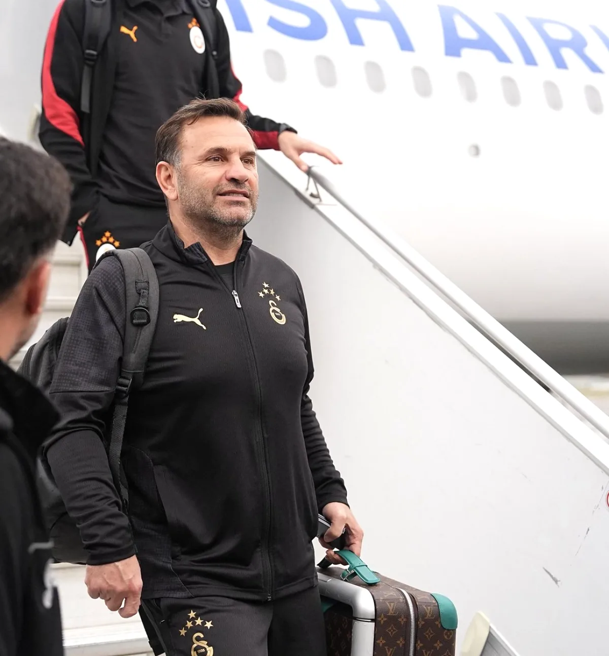 Galatasaray, THY'nin Özel Uçağıyla Ankara'ya İndi Galatasaray, THY'nin Özel Uçağıyla Ankara'ya İndi
