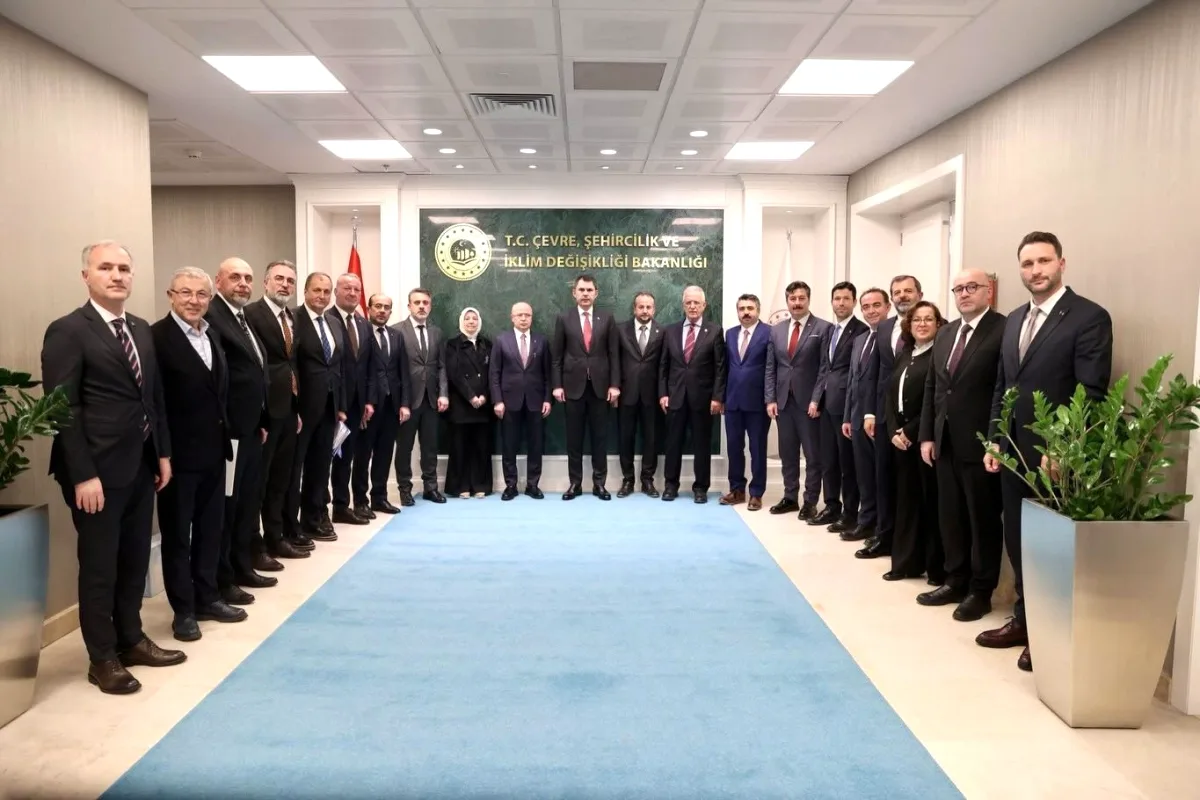 Keles Heyeti, Bakan Kurum'dan İlçe Projeleri İçin Destek İstedi Keles Heyeti, Bakan Kurum'dan İlçe Projeleri İçin Destek İstedi