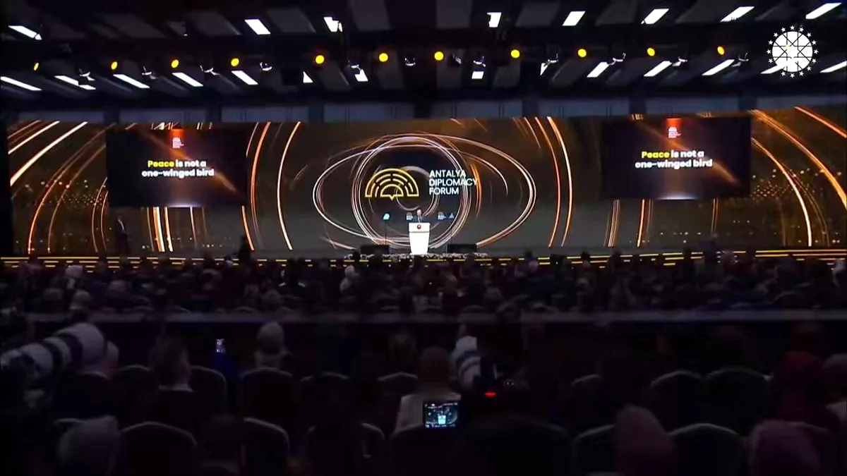 Erdoğan ADF2026'da Konuştu: Hürmüz ve Kalkınma Yolu Vurgusu Erdoğan ADF2026'da Konuştu: Hürmüz ve Kalkınma Yolu Vurgusu
