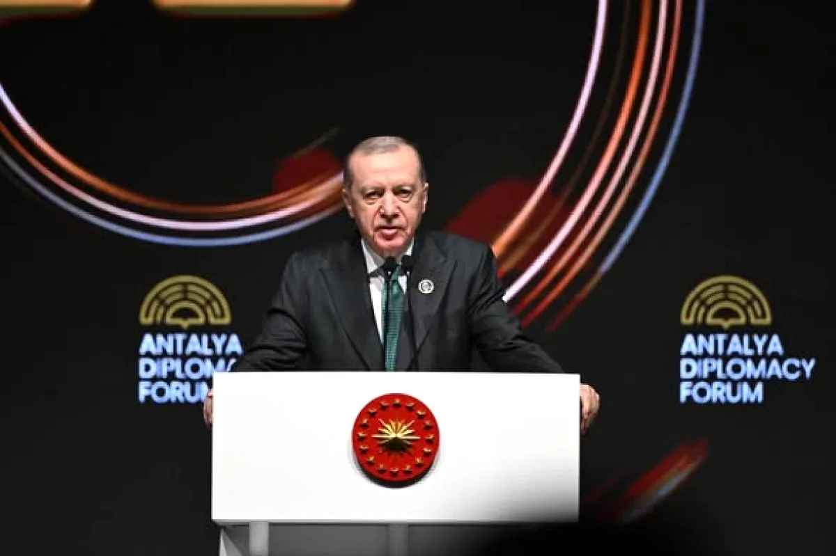 Erdoğan ADF2026'da Küresel Barış İçin Güçlü Mesajlar Verdi: Gazze, İran ve Enerji Yolları Erdoğan ADF2026'da Küresel Barış İçin Güçlü Mesajlar Verdi: Gazze, İran ve Enerji Yolları