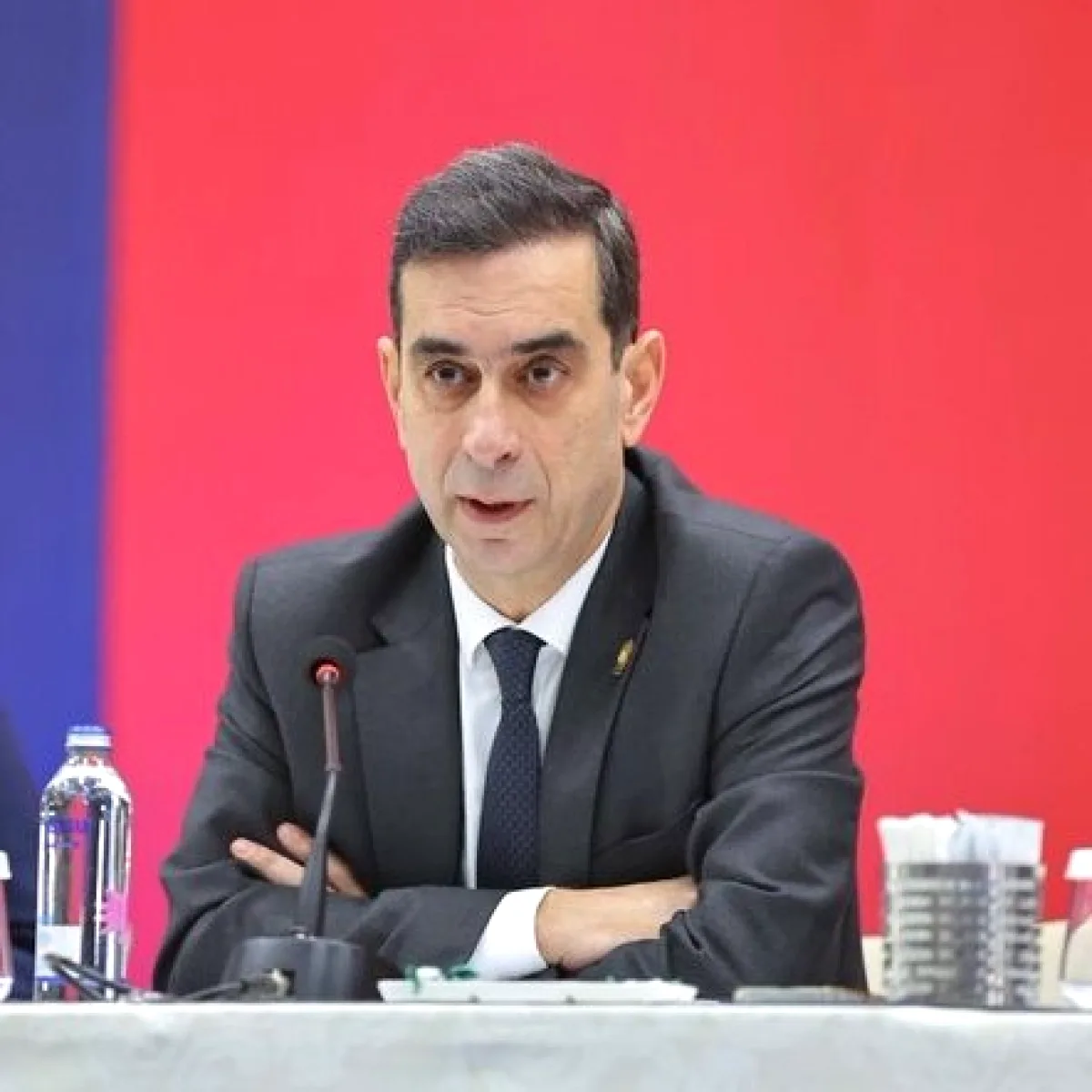 Şekip Mosturoğlu: Diğer Branşlarda Başarılı Ama Futbolda Neden? Şekip Mosturoğlu: Diğer Branşlarda Başarılı Ama Futbolda Neden?