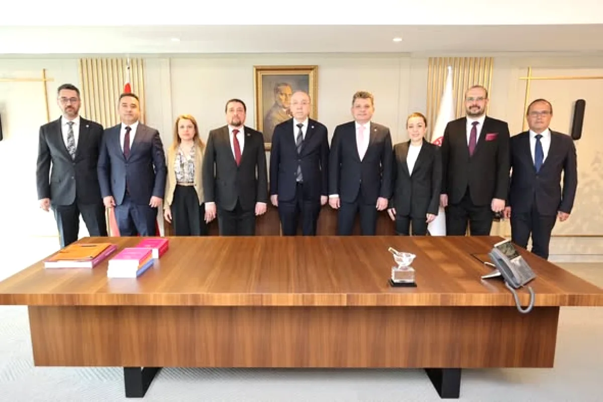 Kastamonu Eczacı Odası'ndan TEB'e Ziyaret: Mesleğin Geleceği Görüşüldü Kastamonu Eczacı Odası'ndan TEB'e Ziyaret: Mesleğin Geleceği Görüşüldü