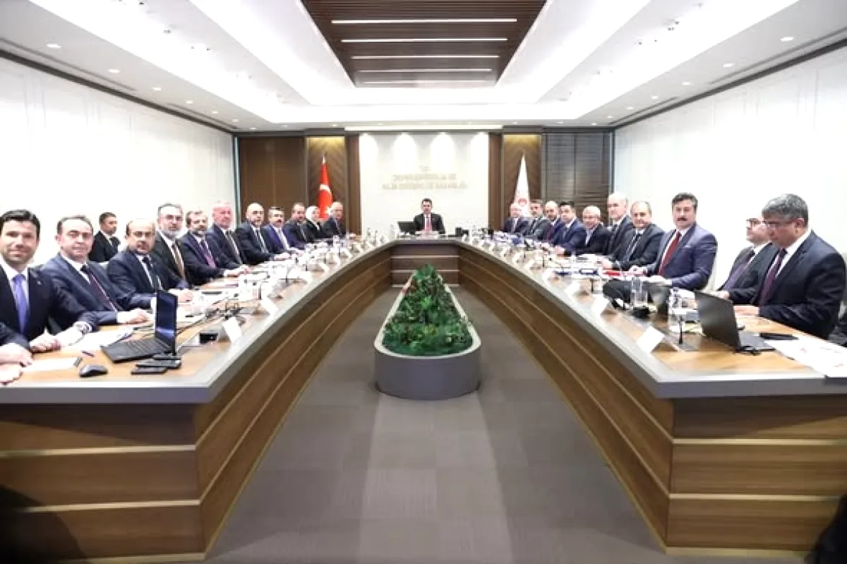 Bursa'nın Gelecek Vizyonu İçin Kritik Ziyaret: Bakan Kurum ve Yerel Yönetimler Masaya Yatırdı Bursa'nın Gelecek Vizyonu İçin Kritik Ziyaret: Bakan Kurum ve Yerel Yönetimler Masaya Yatırdı