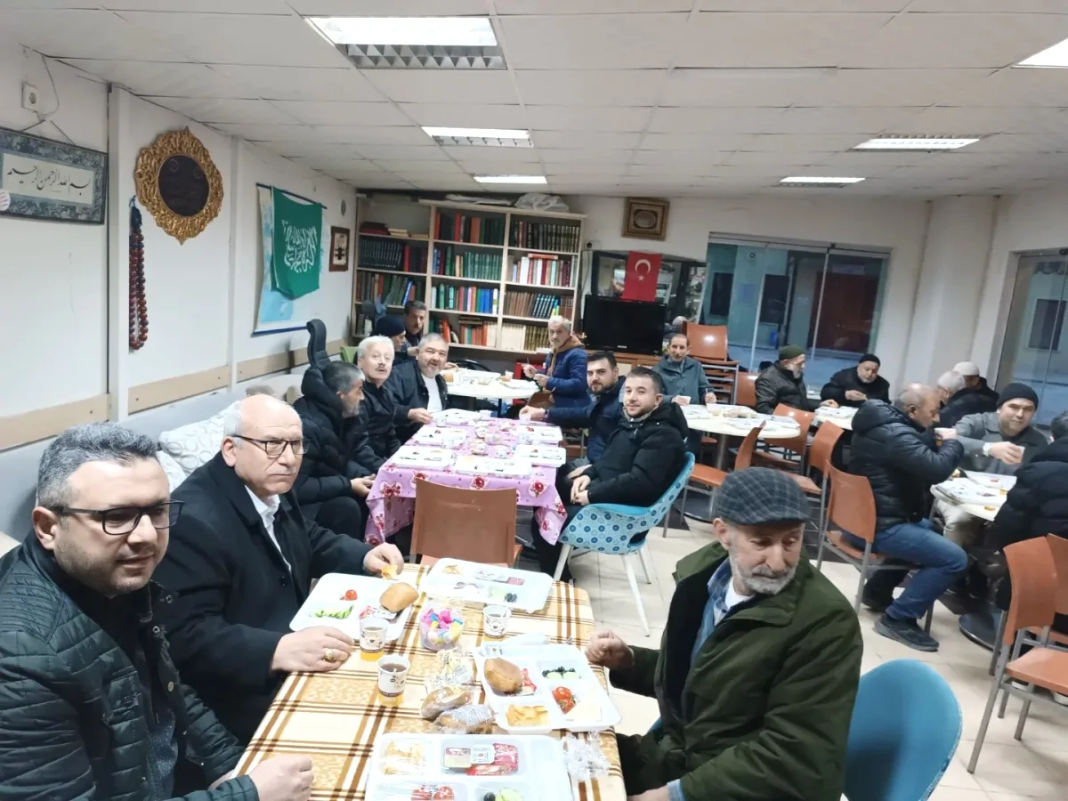 Avcılar'da Naime Hanım Camii'nde Sabah Namazı Buluşması Avcılar'da Naime Hanım Camii'nde Sabah Namazı Buluşması