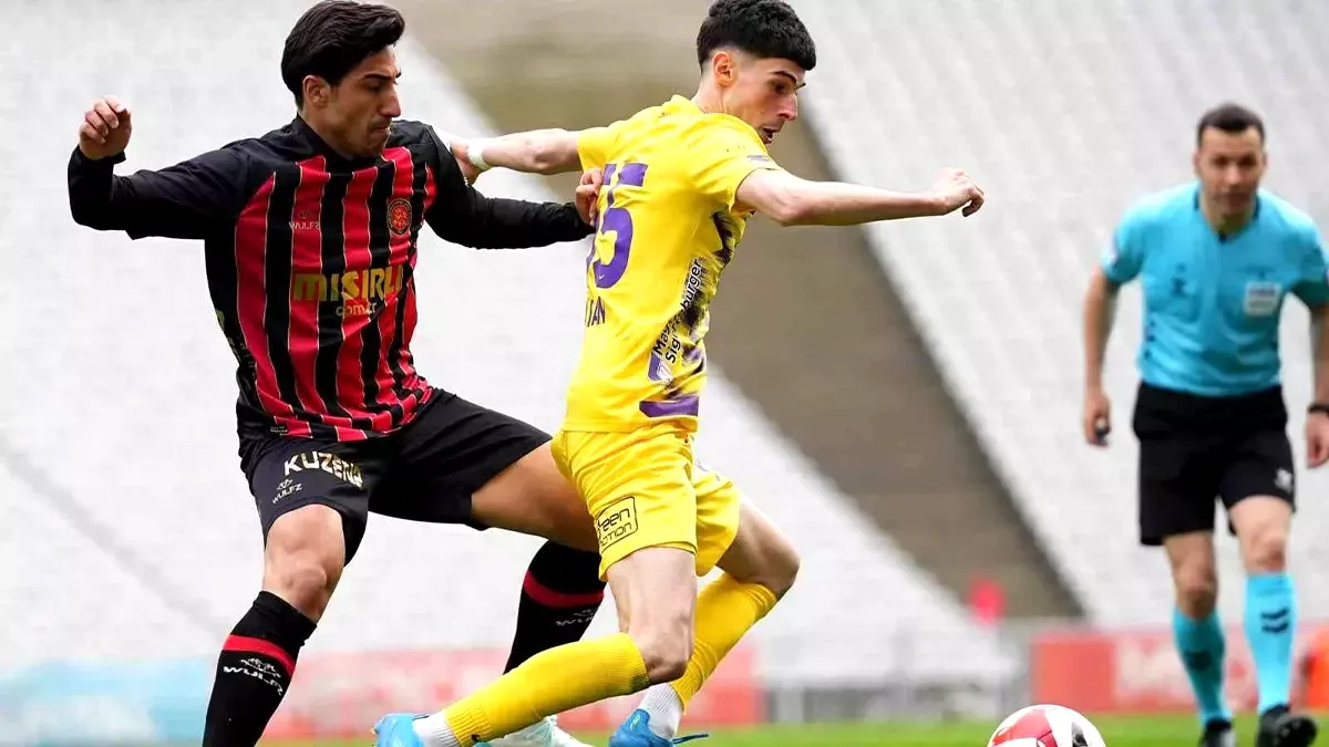 Eyüpspor'dan 2-1'lik Kritik Galibiyet: Ligde Kalma Mücadelesi Sürüyor Eyüpspor'dan 2-1'lik Kritik Galibiyet: Ligde Kalma Mücadelesi Sürüyor