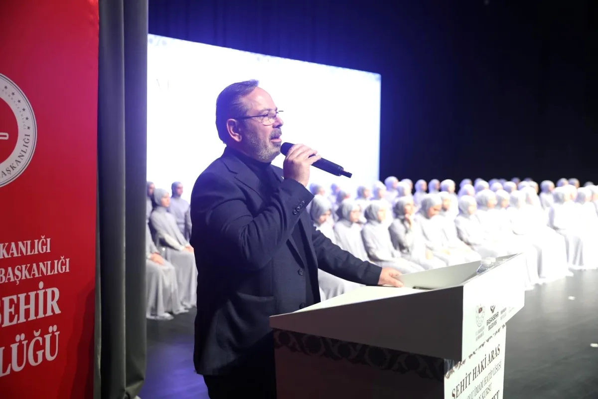 Başakşehir'de 75 Genç Hafızlık İcazeti Aldı Başakşehir'de 75 Genç Hafızlık İcazeti Aldı