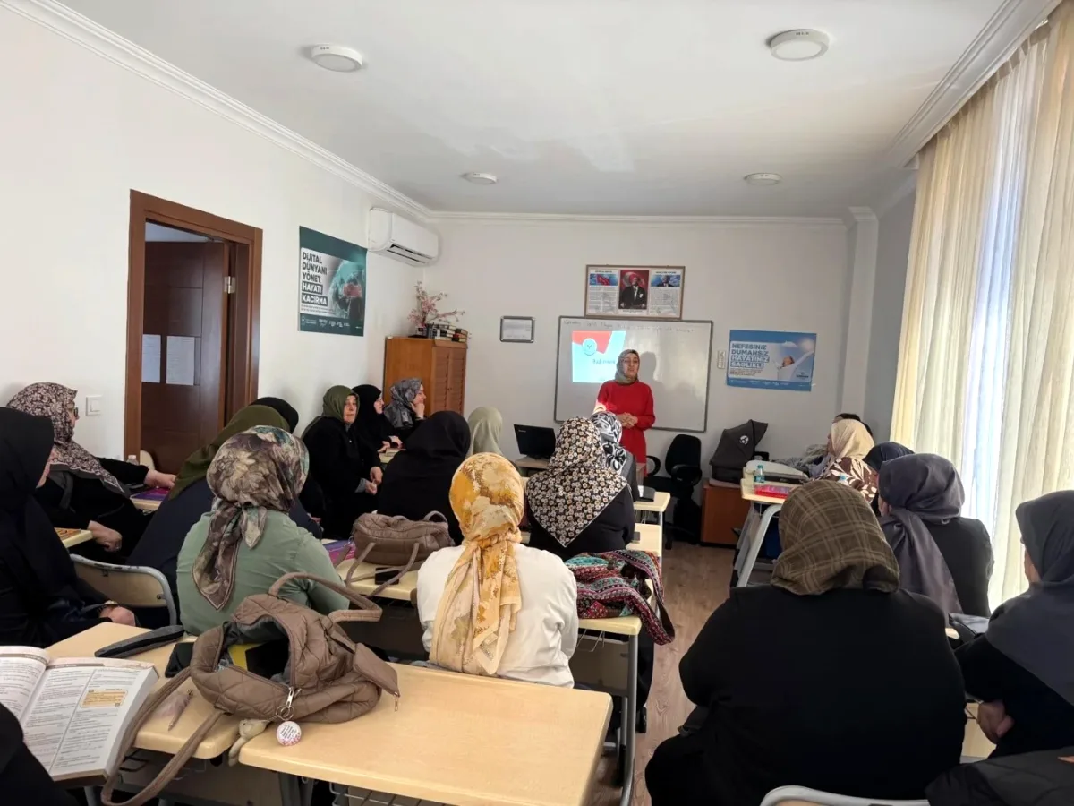 Çekmeköy'de Cami Kursunda Bağımlılıkla Mücadele Eğitimi Çekmeköy'de Cami Kursunda Bağımlılıkla Mücadele Eğitimi