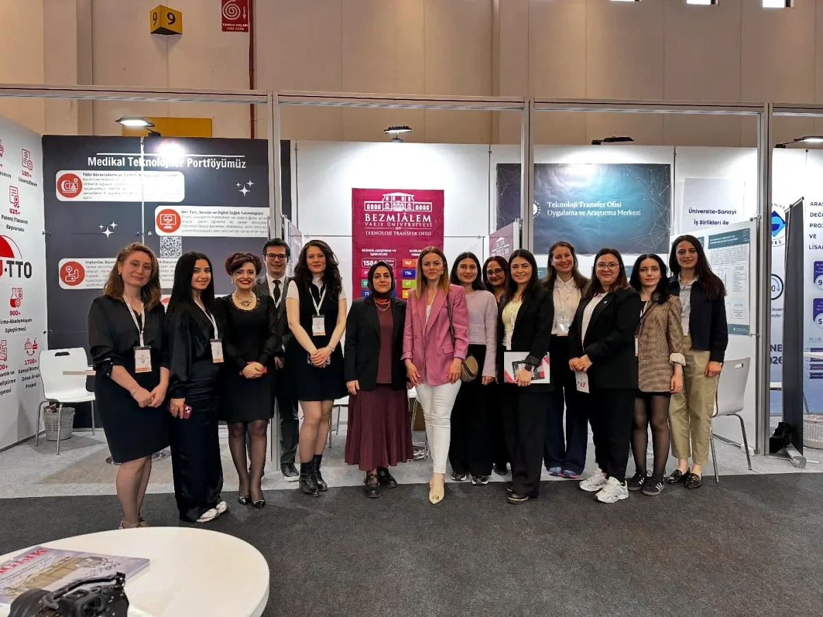 Bezmialem Vakıf Üniversitesi Expomed'de İş Birliklerini Güçlendirdi Bezmialem Vakıf Üniversitesi Expomed'de İş Birliklerini Güçlendirdi
