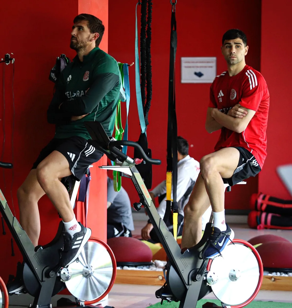 Antalyaspor Göztepe Maçına Fitness Salonunda Hazırlanıyor Antalyaspor Göztepe Maçına Fitness Salonunda Hazırlanıyor